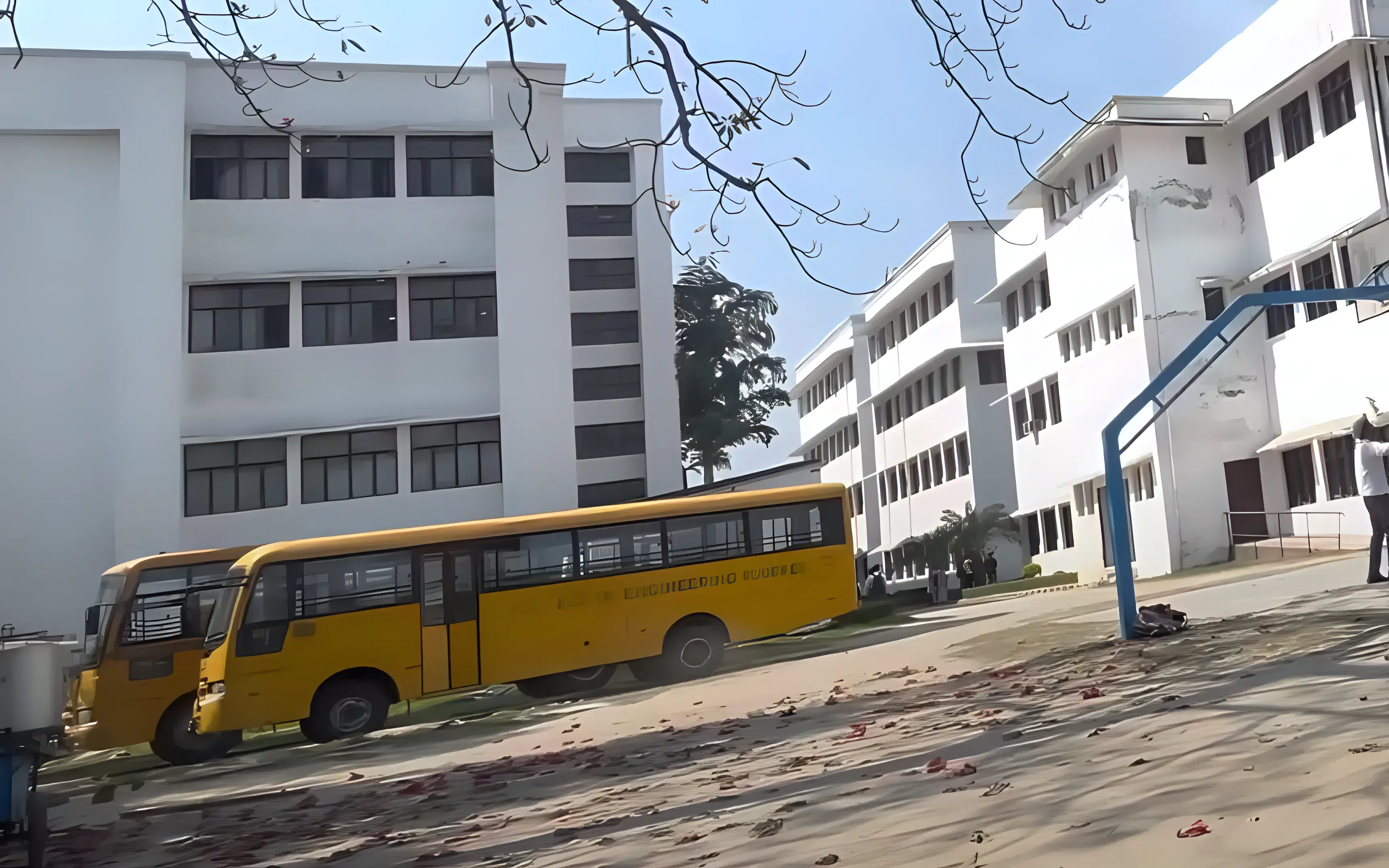 COER University bus photo 1